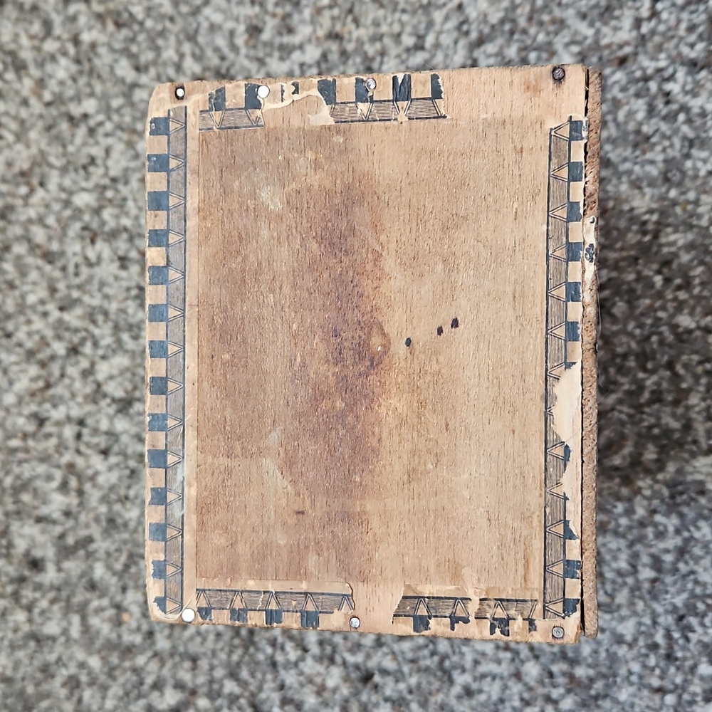Vintage Rustic Garcia Sweets Wooden Cigar Box - Picture 8 of 8